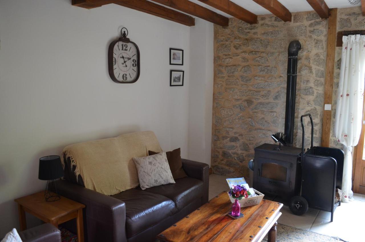 Character 2 Bed Cottage Within Walking Distance Of Bar/Restaurants Piégut-Pluviers Εξωτερικό φωτογραφία